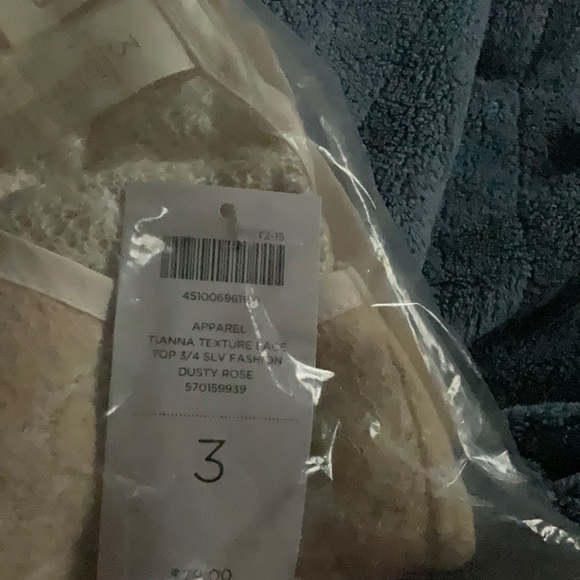 Tianna Textured Lace Top in Dusty Rose - Picture 4 of 5